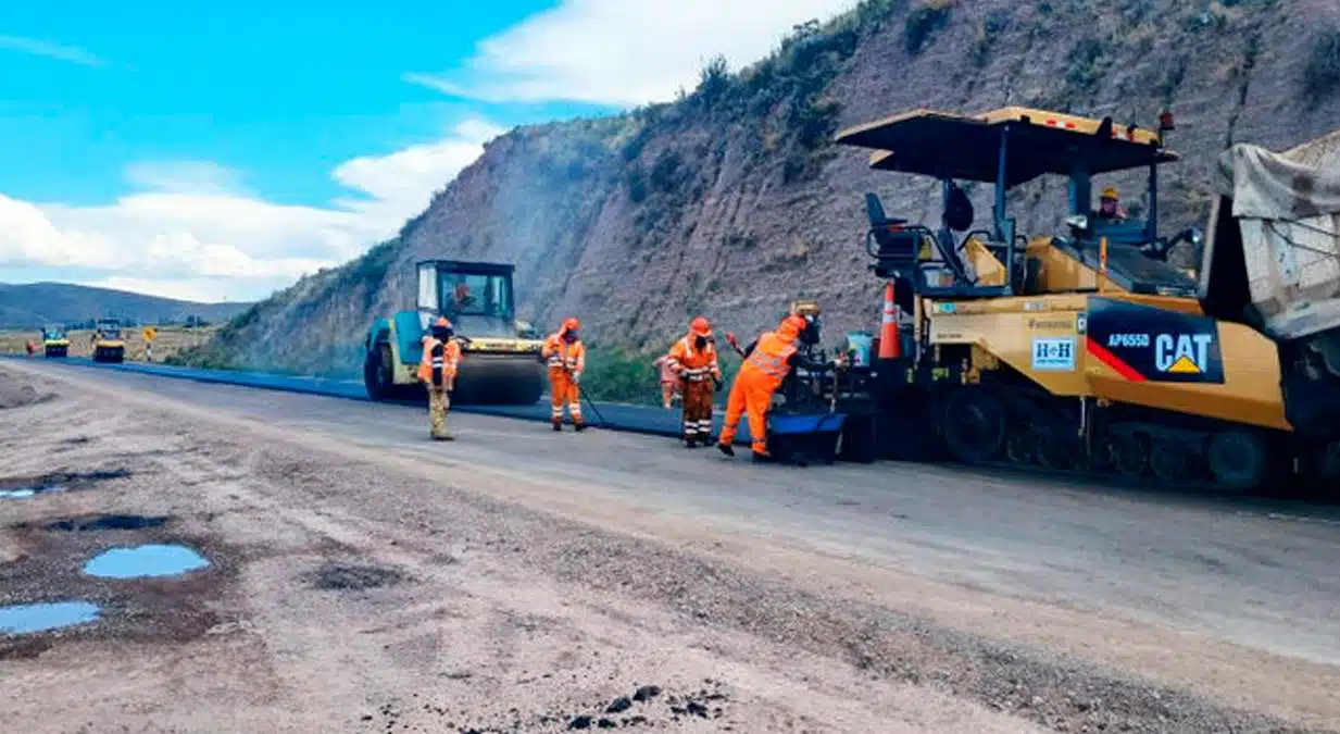 Construcción de vías de acceso